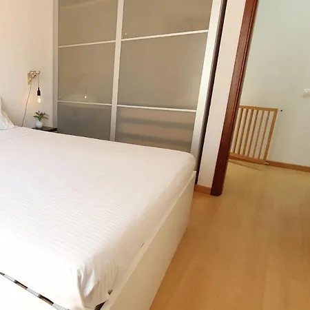 Lovelystay - Yellow Submarine House Lagos Exterior photo