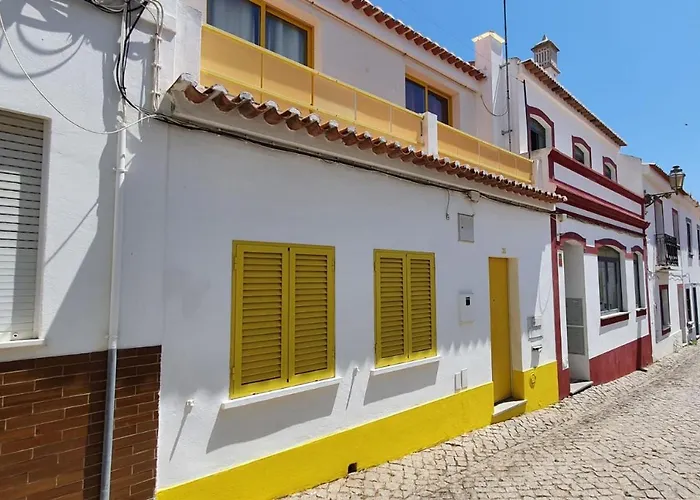 Lovelystay - Yellow Submarine House