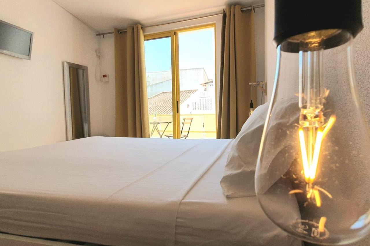 Lovelystay - Yellow Submarine House Apartment