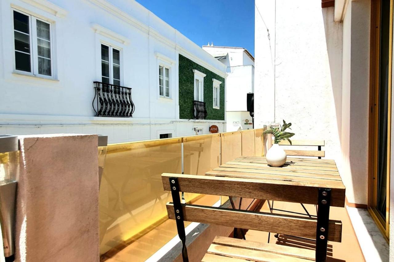 Lovelystay - Yellow Submarine House