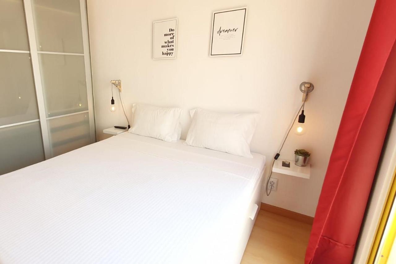 Lovelystay - Yellow Submarine House