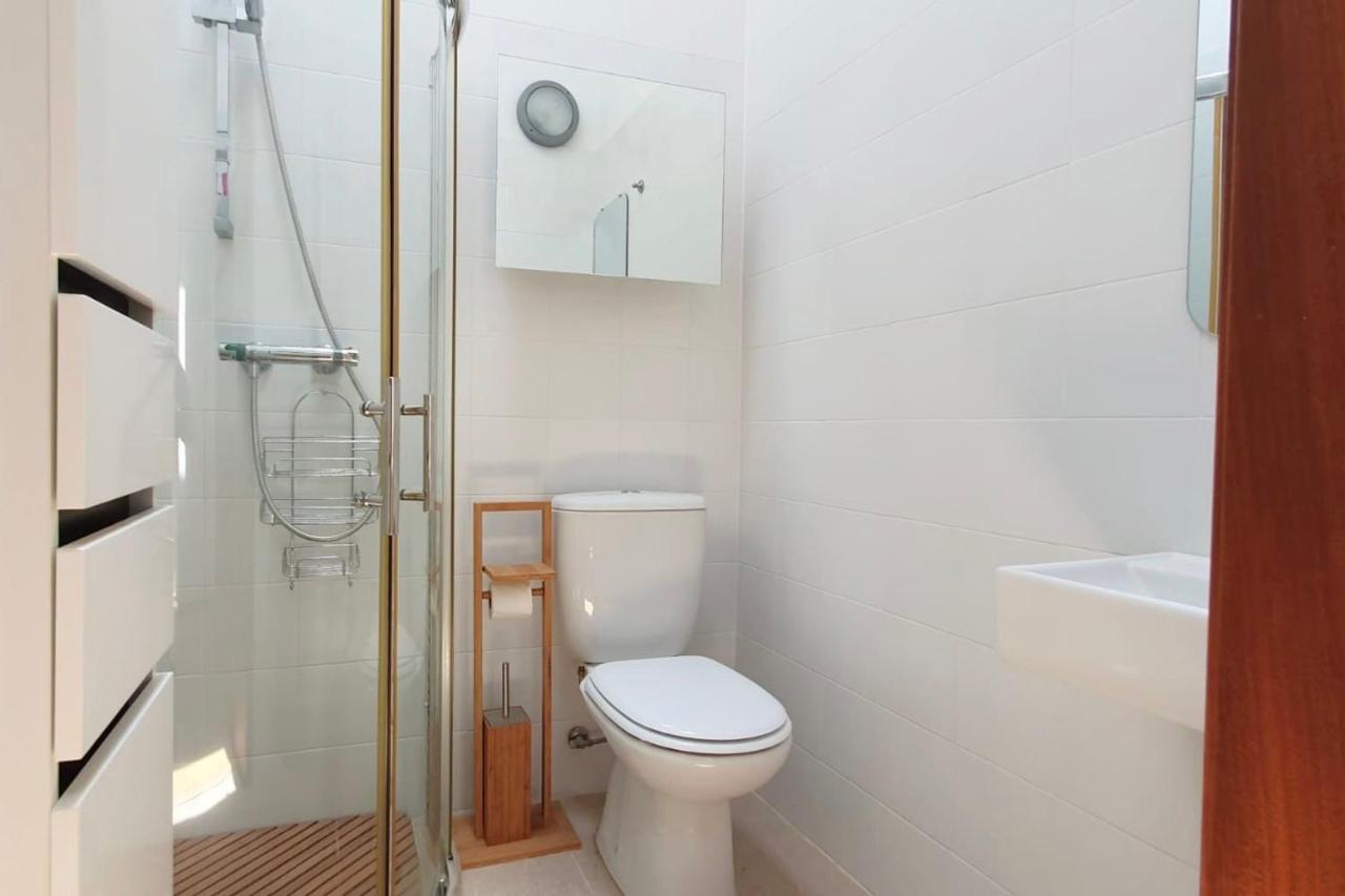 Lovelystay - Yellow Submarine House Apartment Lagos