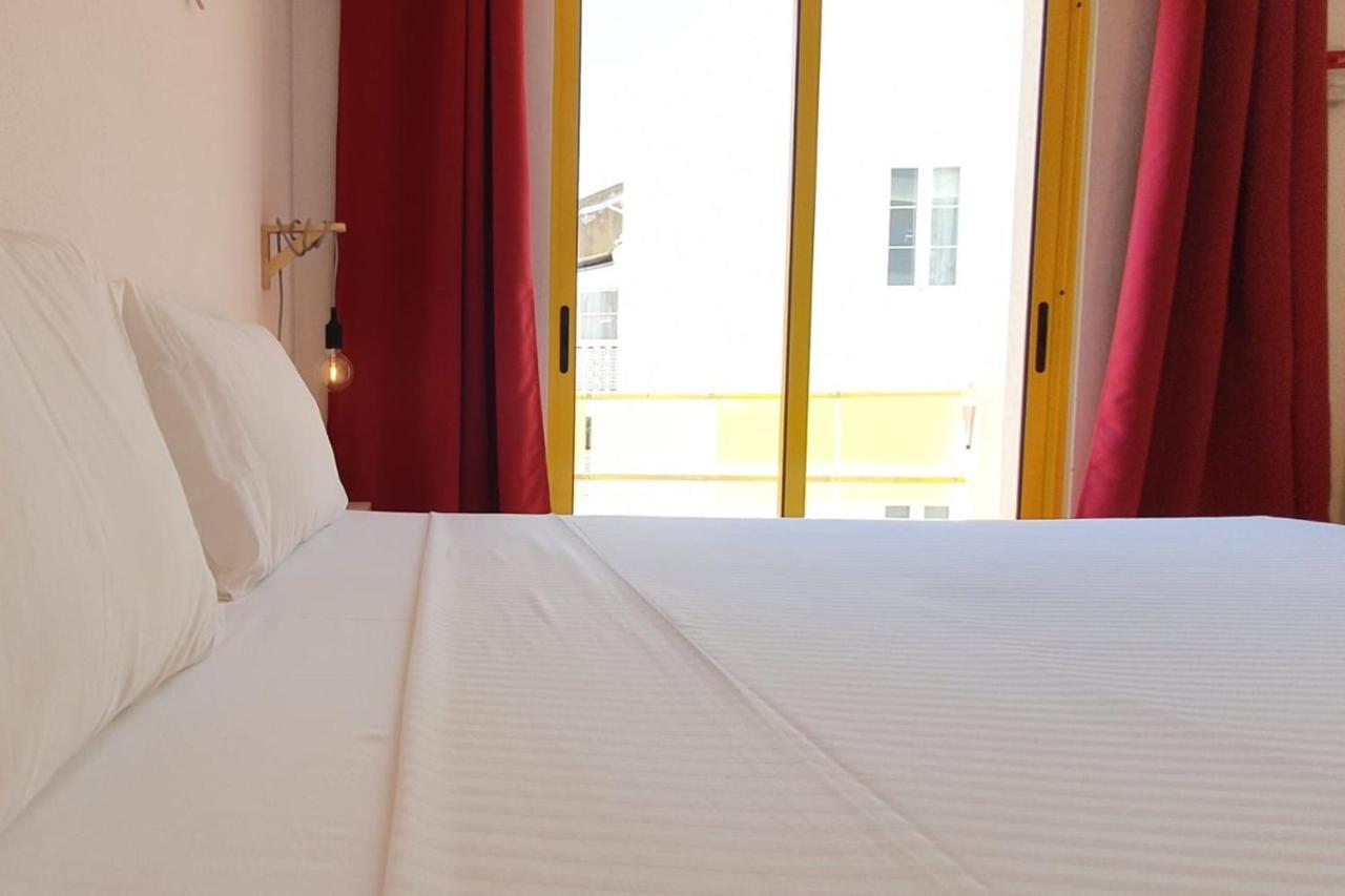 Lovelystay - Yellow Submarine House *