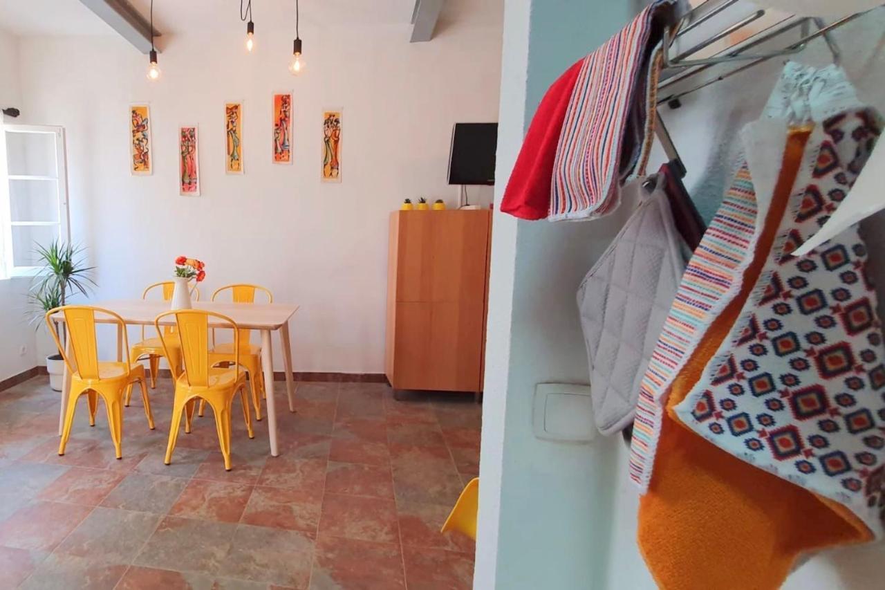 Lovelystay - Yellow Submarine House Apartment Lagos