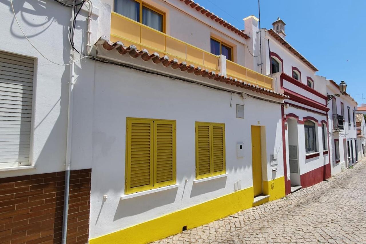 Lovelystay - Yellow Submarine House Lagos
